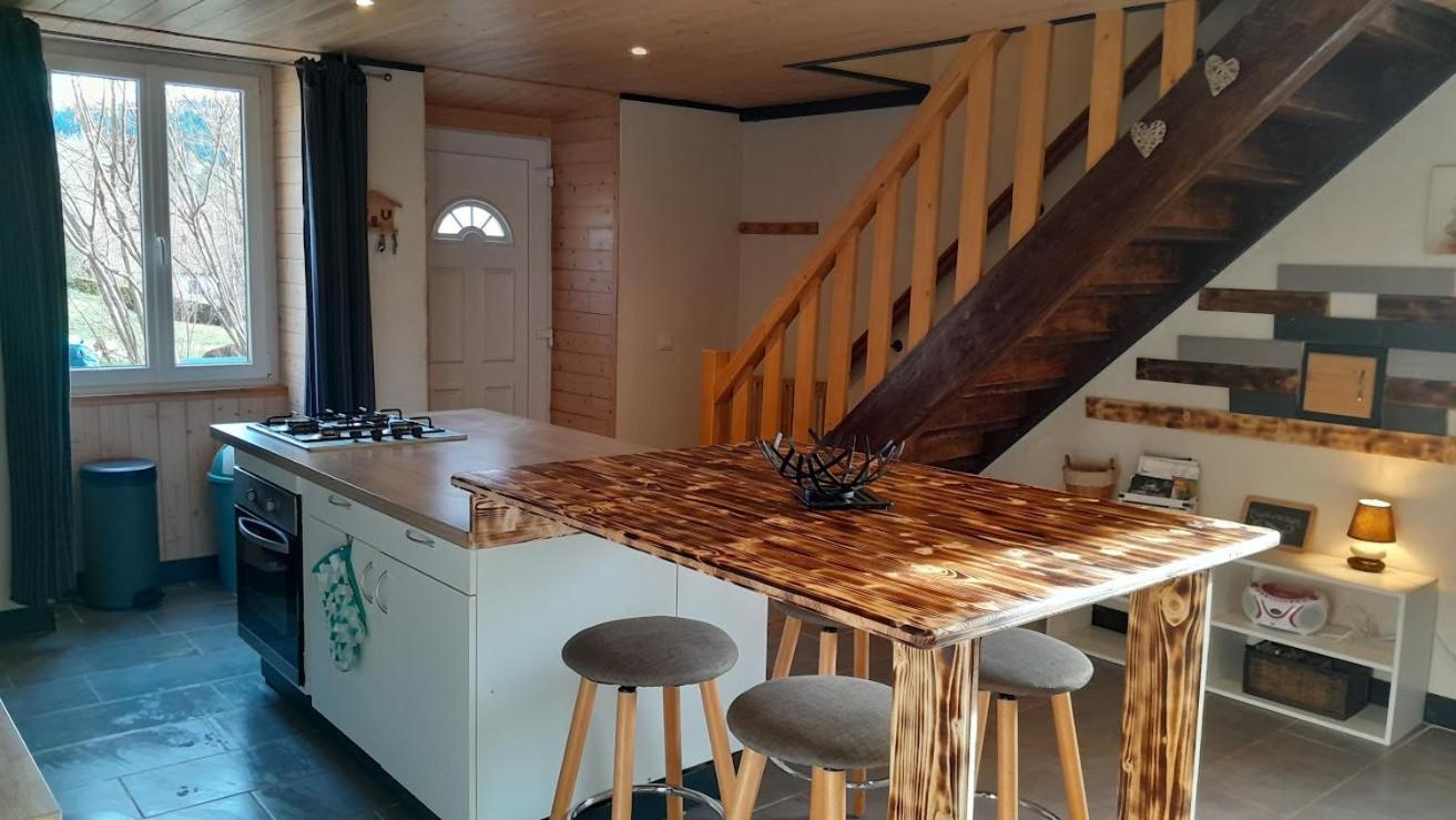Ferienhaus Maison Renove En Pierre Crotenay